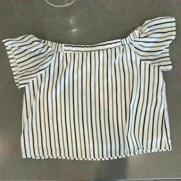 Doe & Rae off the shoulder white black stripe crop top size XS - Picture 2 of 6